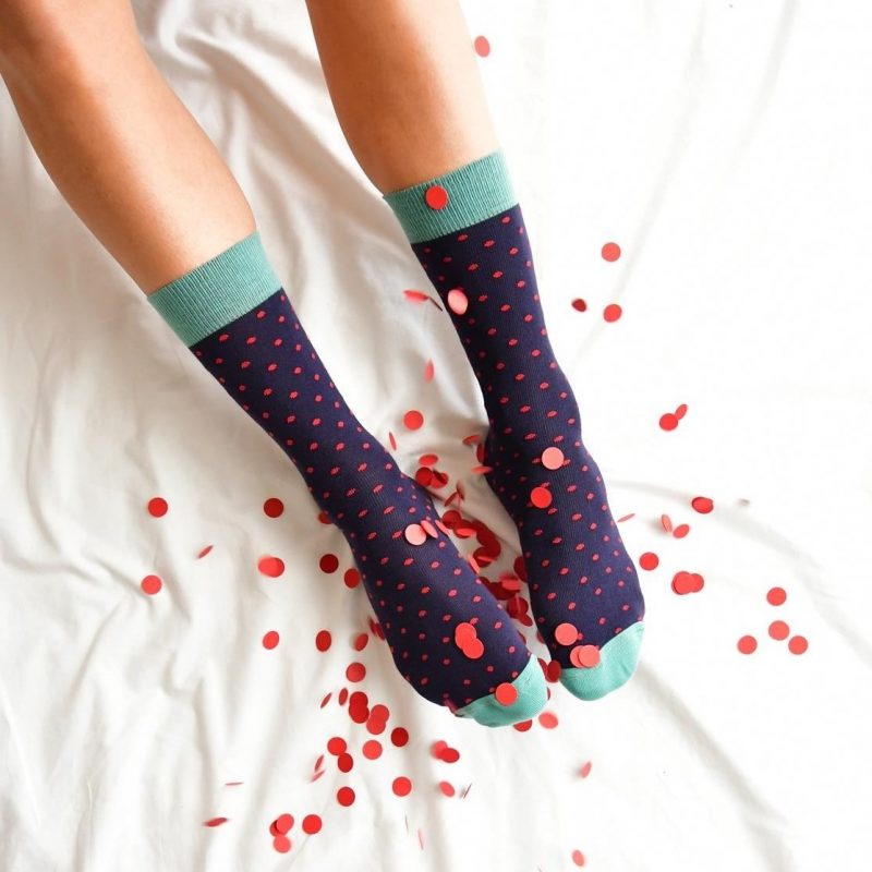 amorsocks-calcetines-socks-azul-marino-navy-lunares-topos-dots-amarillo-rojo-red-puntera-verde