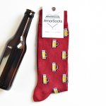 amorsocks-calcetines-socks-amorbeer-red-beer-jarras-de-cerveza-rojo-burdeos