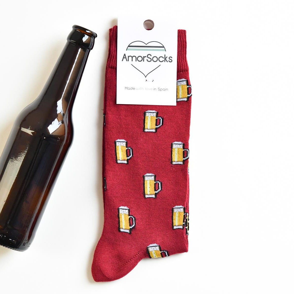 https://www.amorsocks.com/wp-content/uploads/2020/02/amorsocks-calcetines-socks-amorbeer-red-beer-jarras-de-cerveza-rojo-burdeos-2-cuadrado.jpg